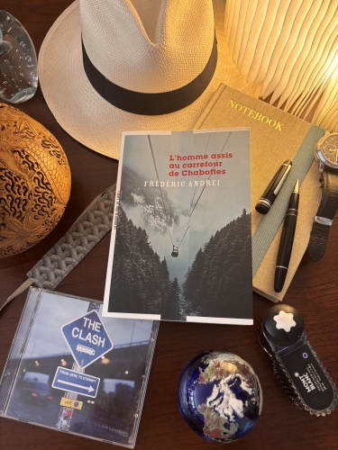 frédéric andrei,l’homme assis au carrefour de chamottes,la manufacture de livres,roman policier,thriller,sleuther,lecture 2026,parution 2025,blog mon roman noir et bien serré,littérature noire,libri mondi,blog littéraire,retour de lecture,chronique littéraire